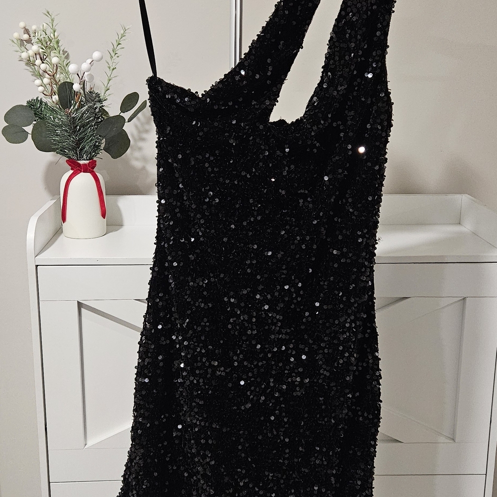 Windsor Black One Shoulder Sequin Dress